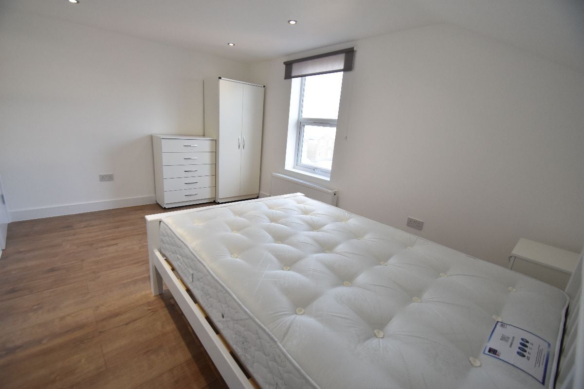 Room Uxbridge Road in Greater London