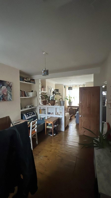 Room Roslyn Road in Greater London