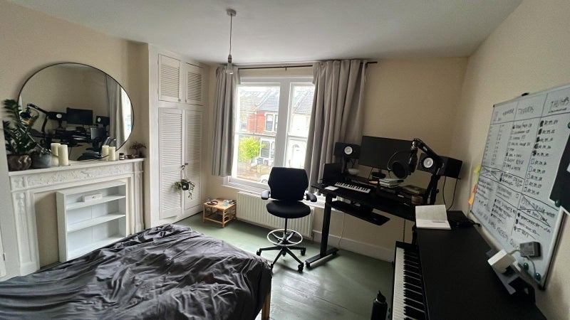 Room Roslyn Road in Greater London