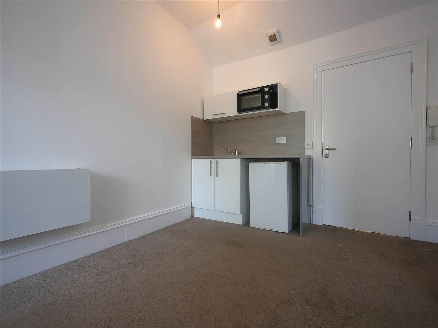 Flat Oakfield Avenue in Glasgow