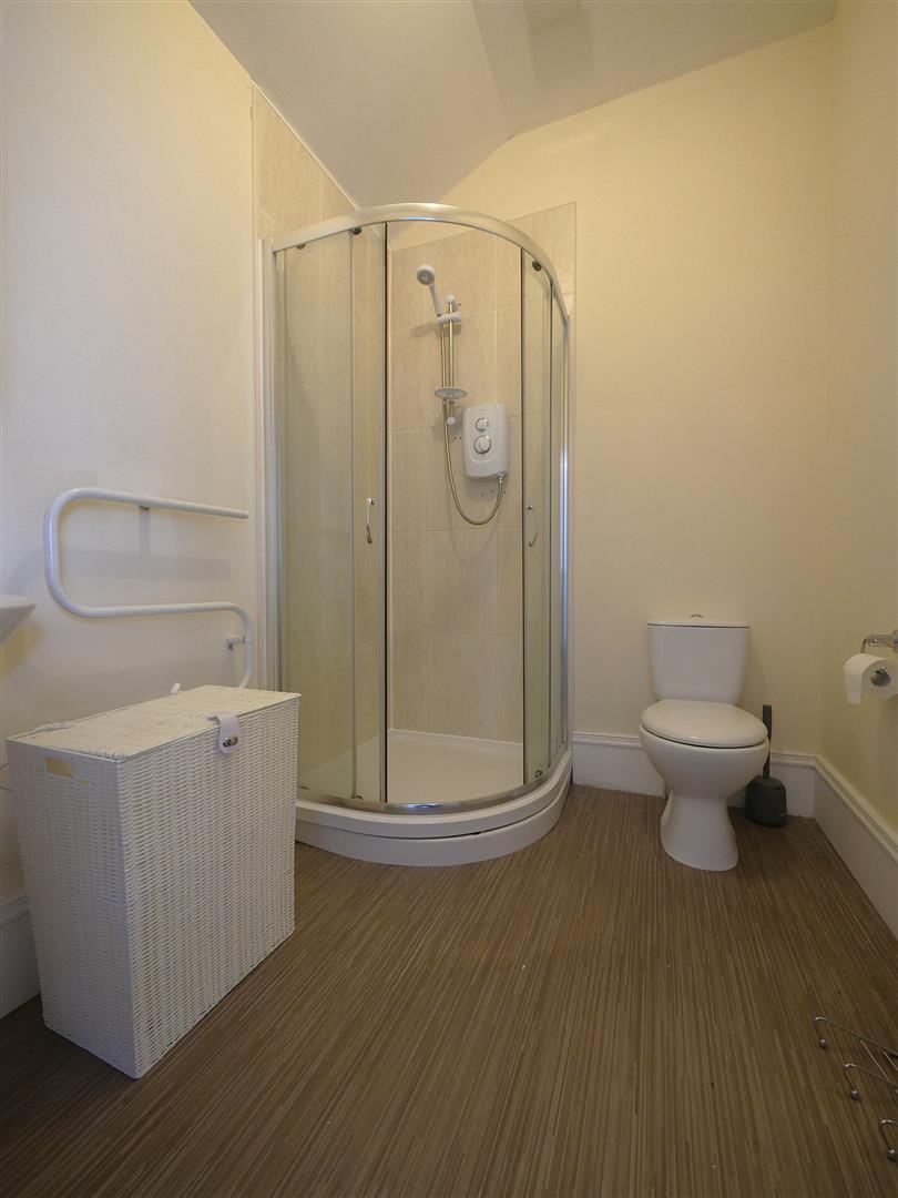 Flat Oakfield Avenue in Glasgow