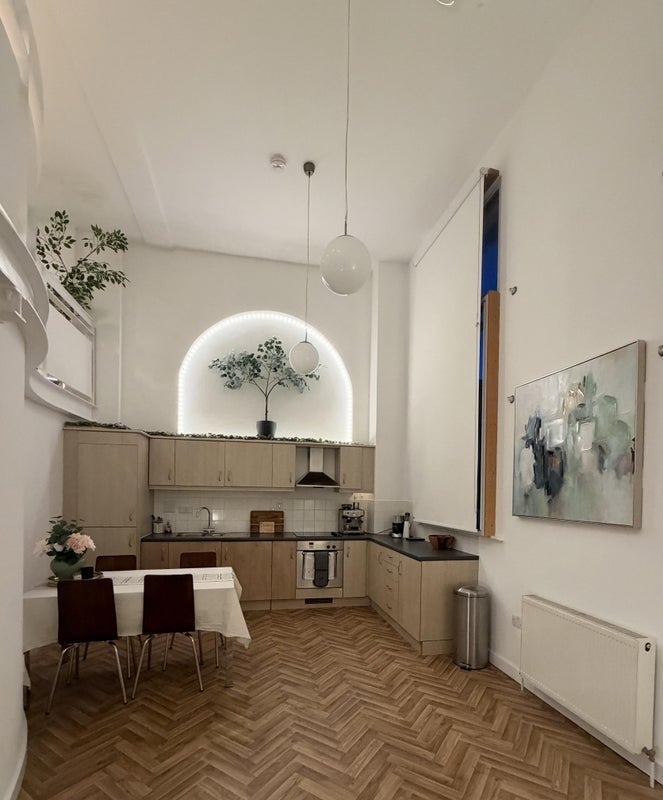 Flat Kingsland Road in Greater London