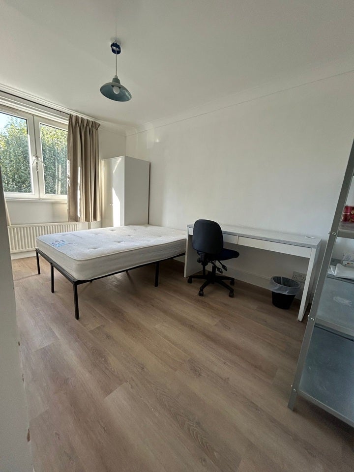 Room Stebondale Street in Greater London