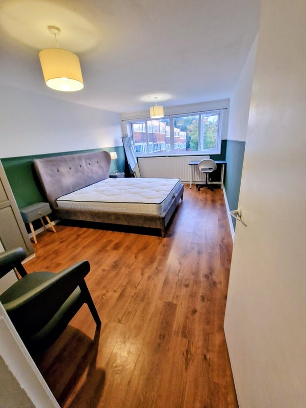 Room Fenwick Lane in Runcorn