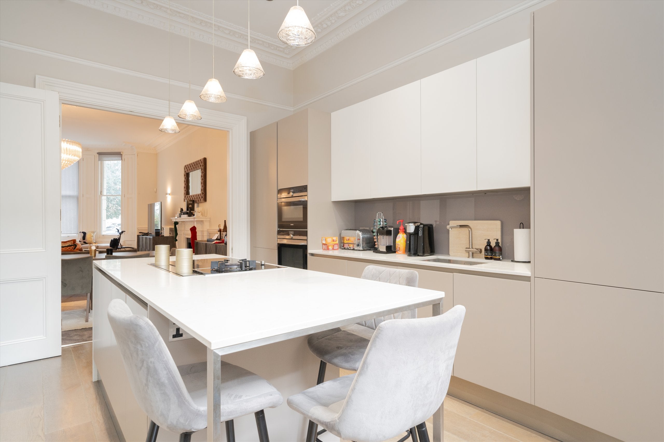 Flat Stanhope Gardens in Greater London