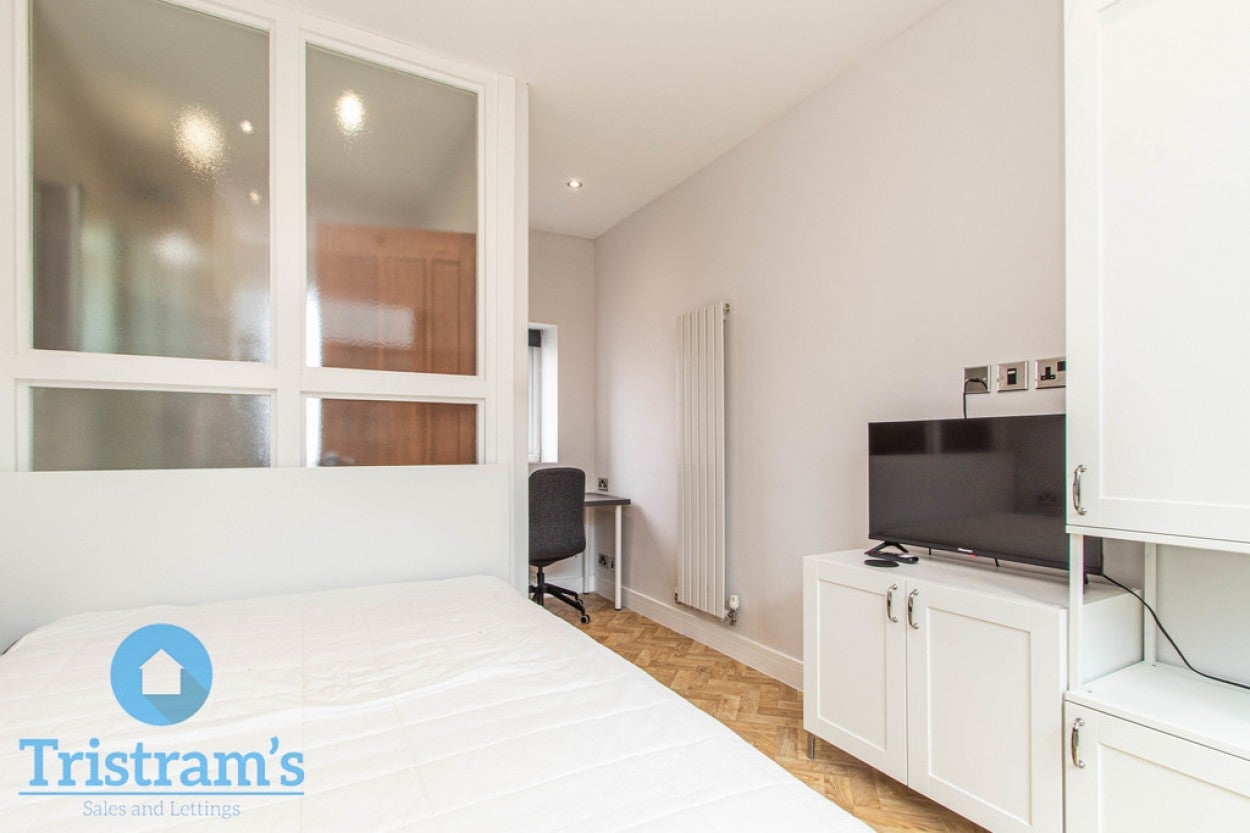 Room Collington Street in Nottingham