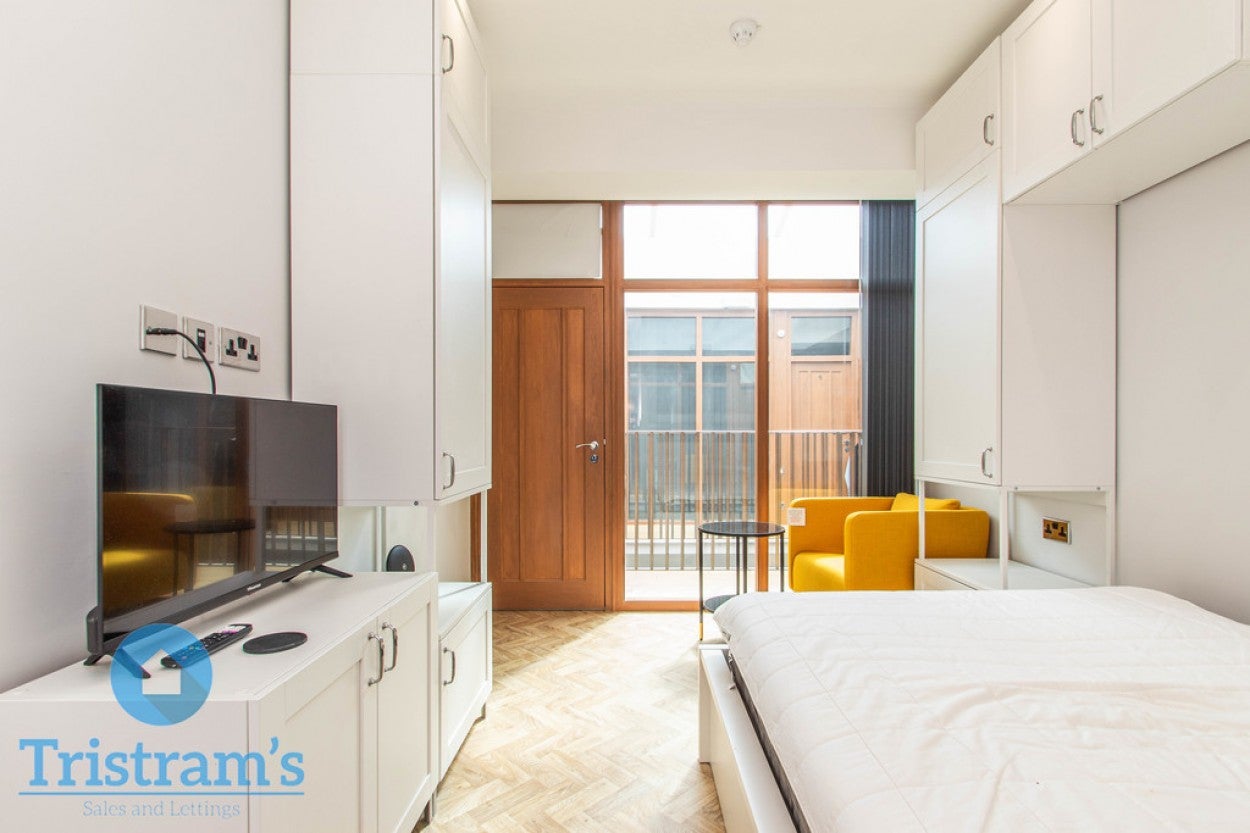 Room Collington Street in Nottingham