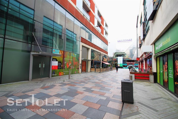 Flat St Peter's Square in Leicester