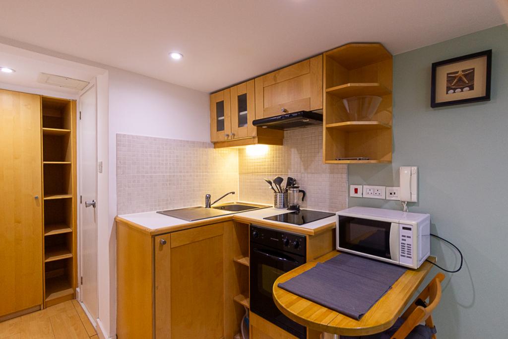 Flat Fairholme Road in Greater London