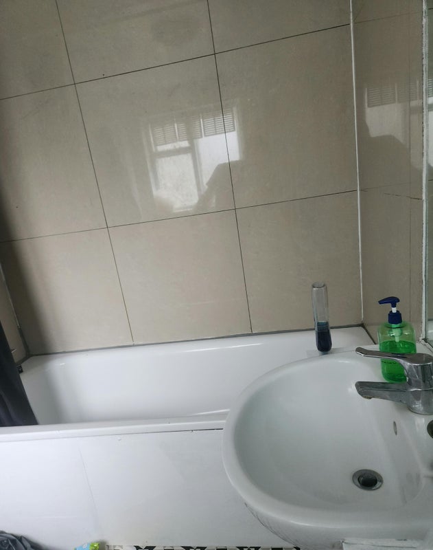 Room Tunis Road in Greater London