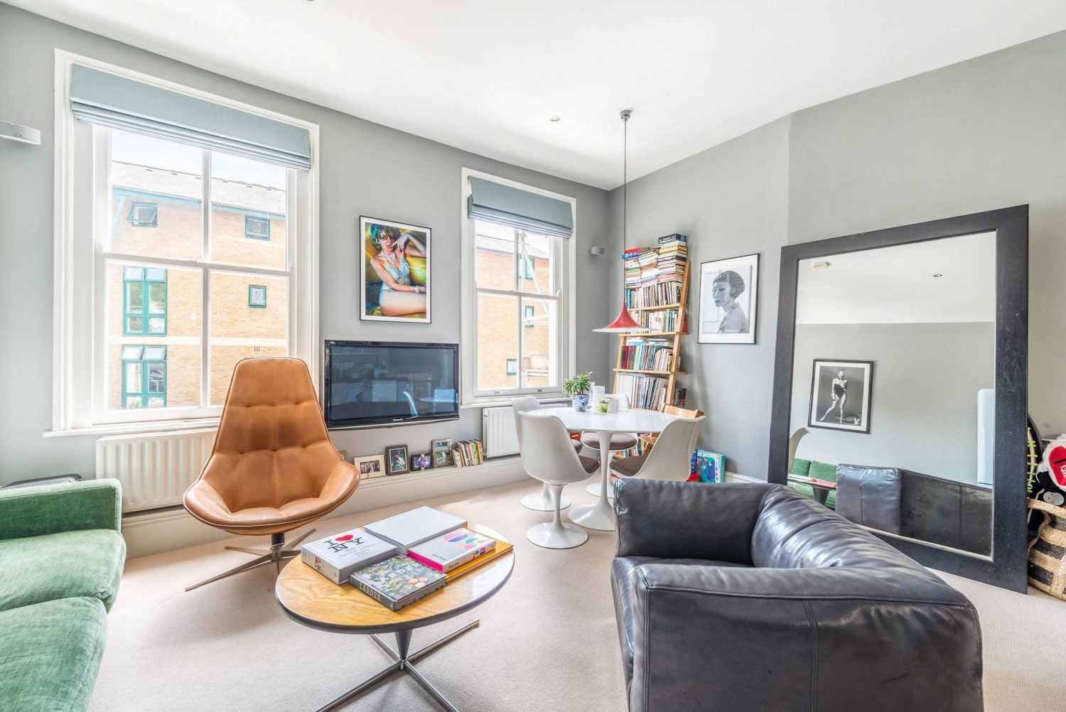 Flat Bramley Road in Greater London