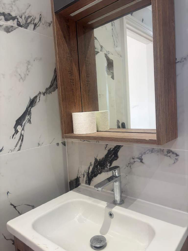 Room The Broadway in Greater London