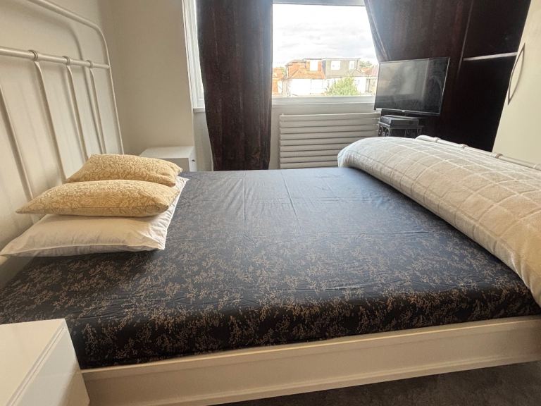 Room The Broadway in Greater London