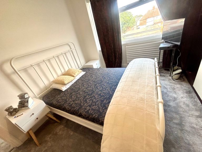 Room The Broadway in Greater London