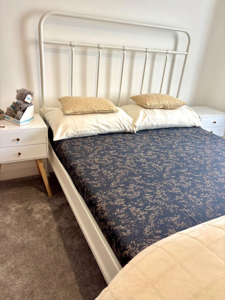 Room The Broadway in Greater London