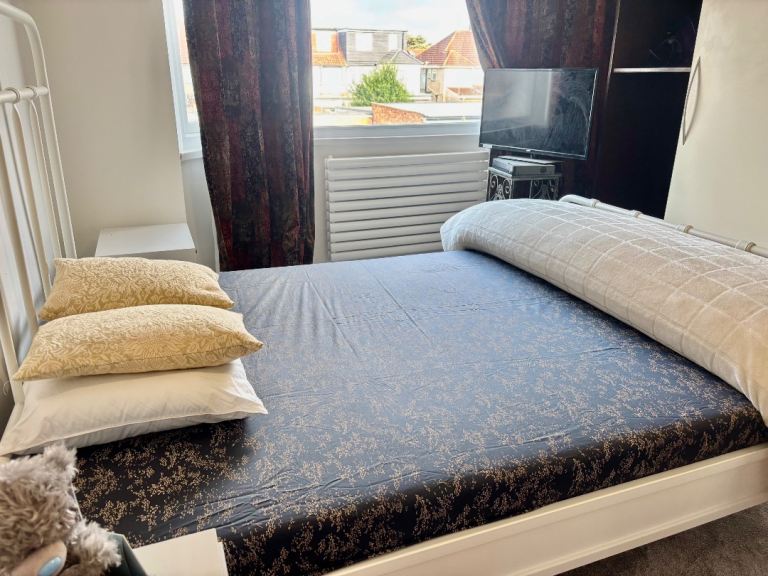 Room The Broadway in Greater London
