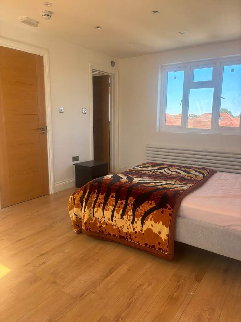 Room The Broadway in Greater London