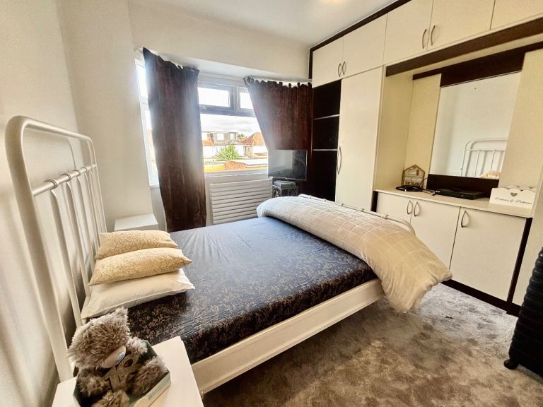 Room The Broadway in Greater London