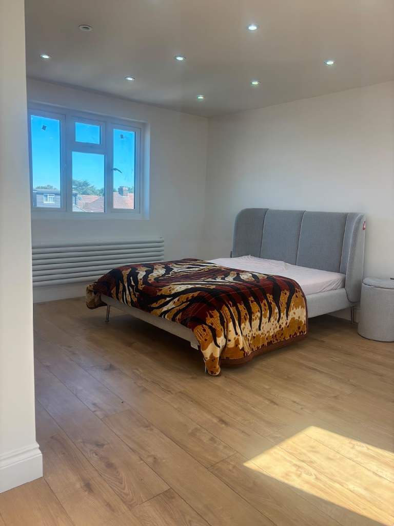 Room The Broadway in Greater London