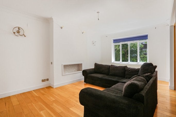 Flat Lancaster Terrace in City of Westminster