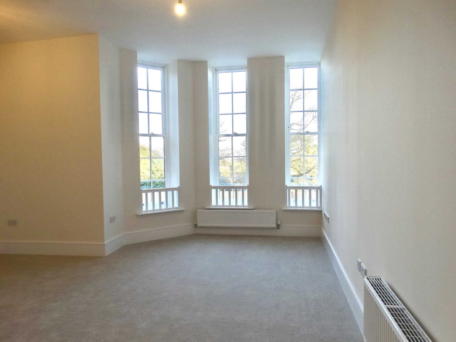 Flat Graylingwell Drive in Chichester