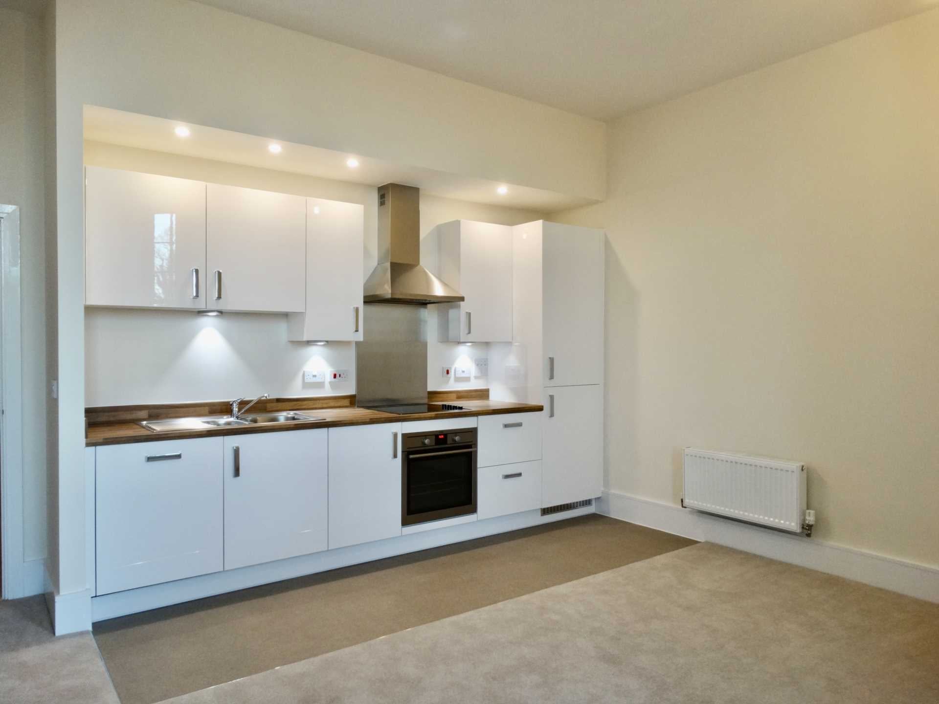 Flat Graylingwell Drive in Chichester