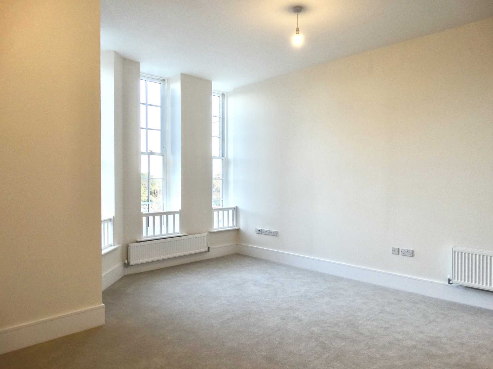 Flat Graylingwell Drive in Chichester