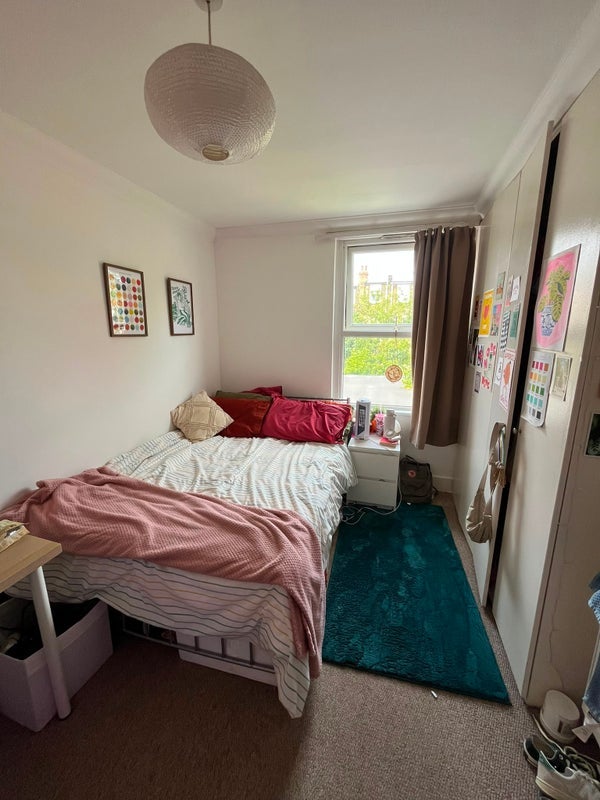 Room Falkland Road in Greater London