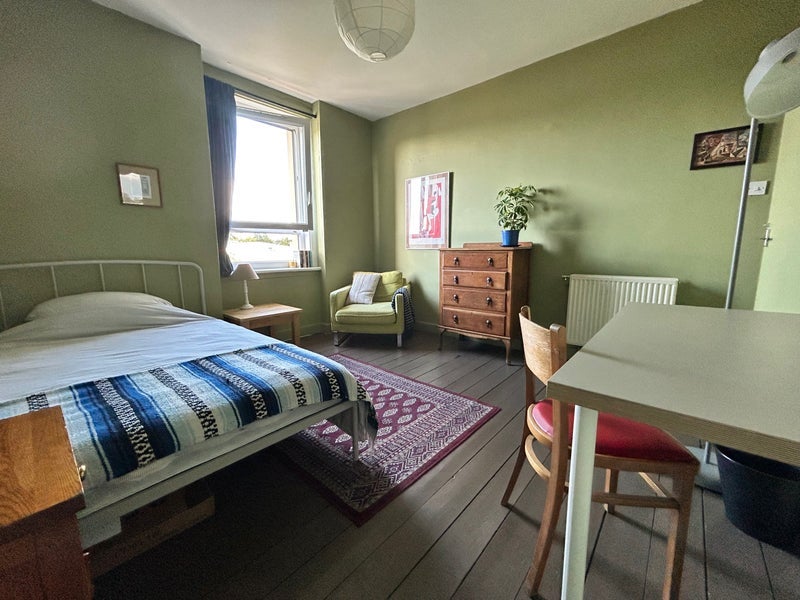 Room Brand Street in Glasgow