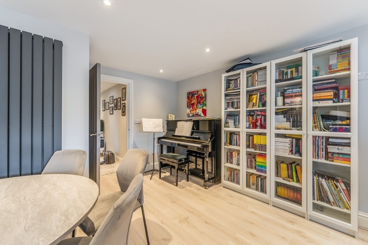 Flat Bladon Close in Oxford