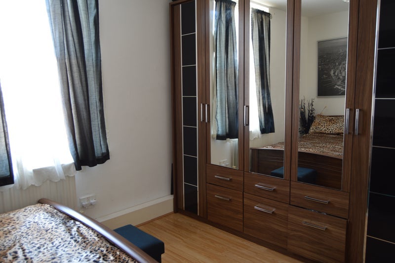 Room Vauxhall Bridge Road in City of Westminster