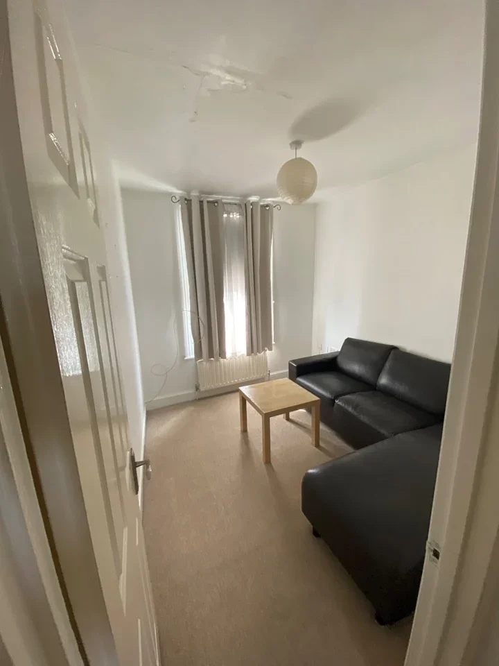 Flat Lower Richmond Road in Greater London