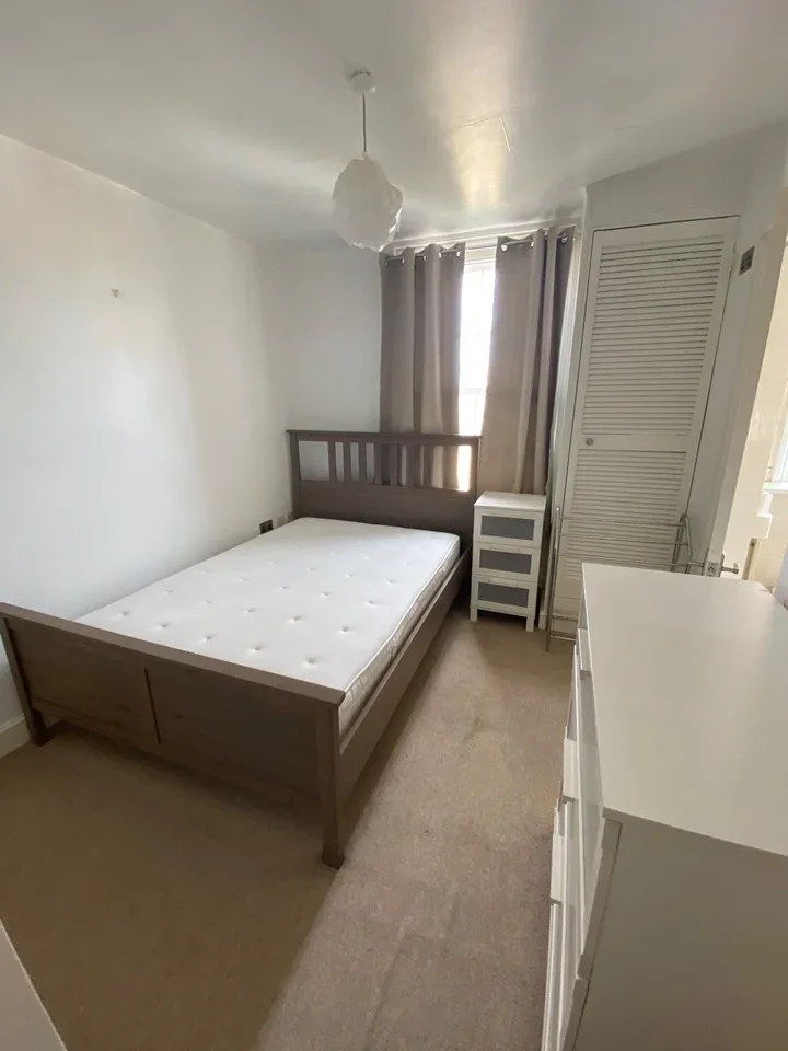 Flat Lower Richmond Road in Greater London