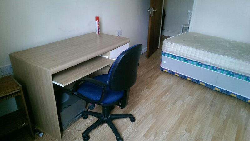 Room Regent Trading Estate in Salford