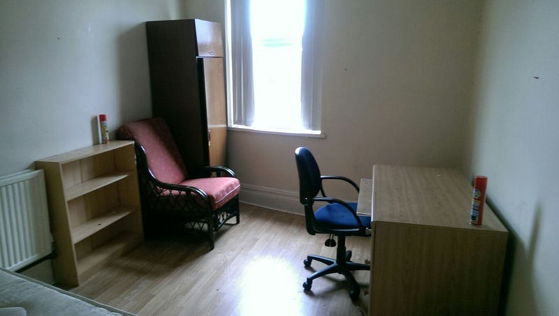 Room Regent Trading Estate in Salford