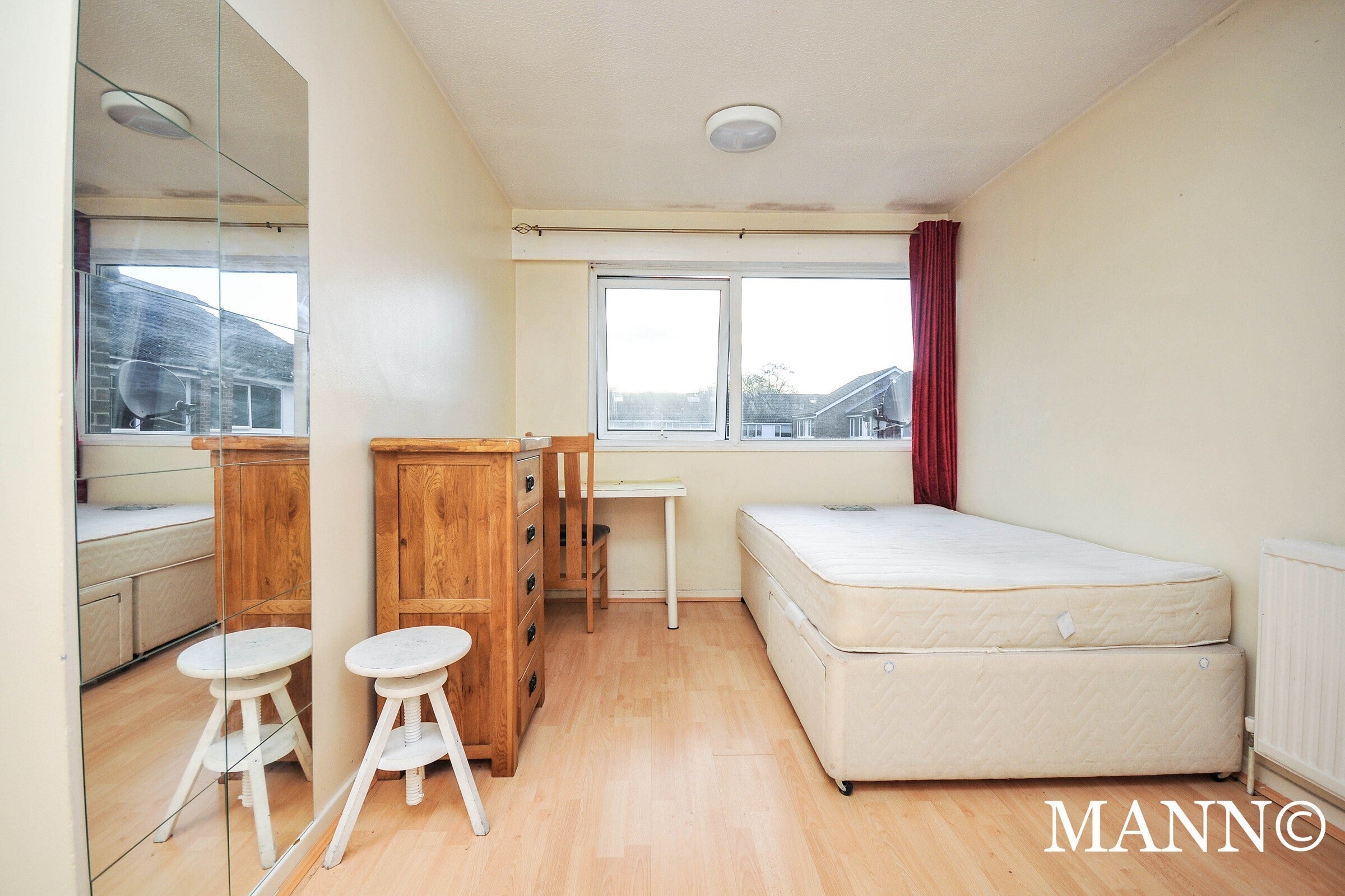Flat Beaulieu Close in Greater London