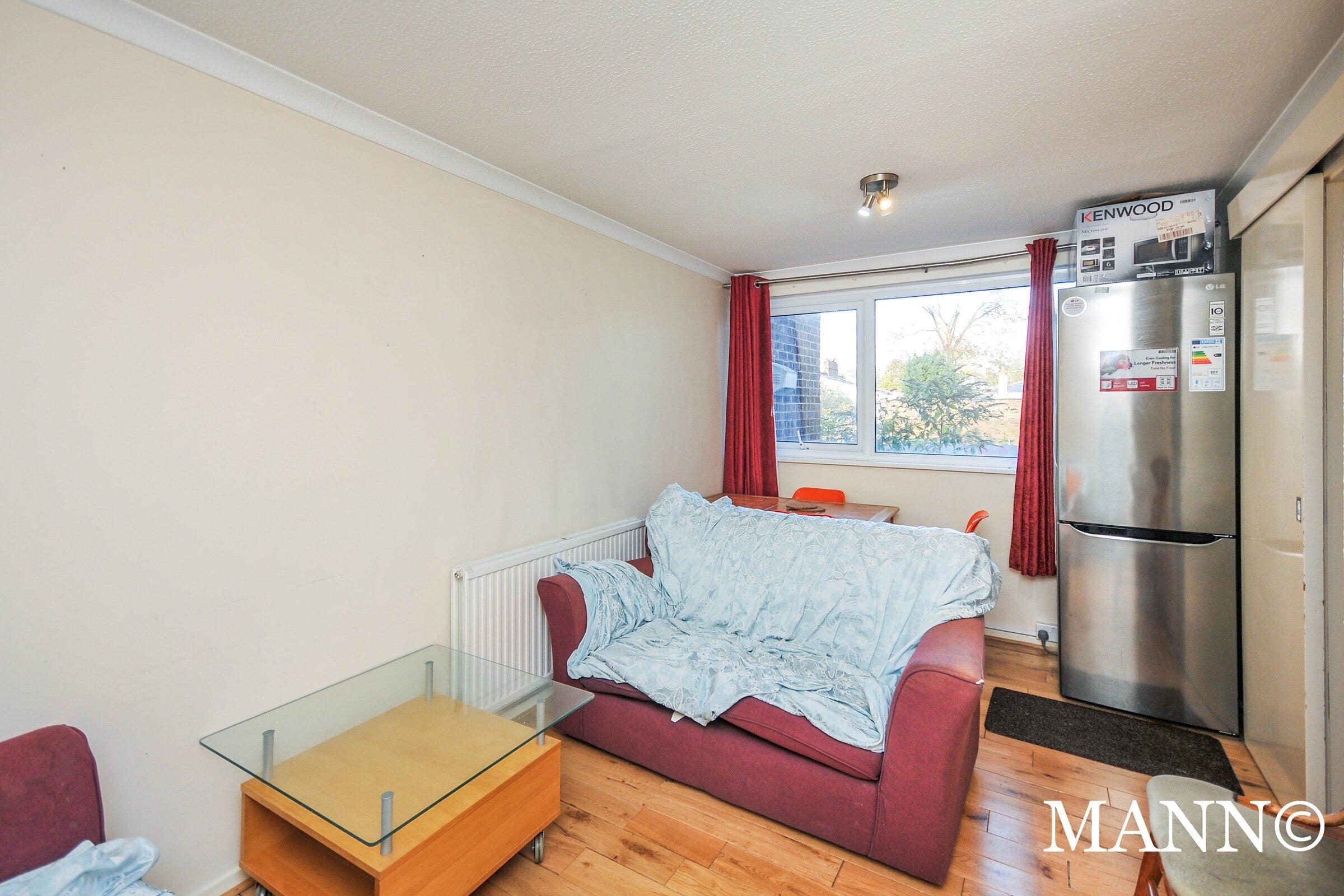 Flat Beaulieu Close in Greater London