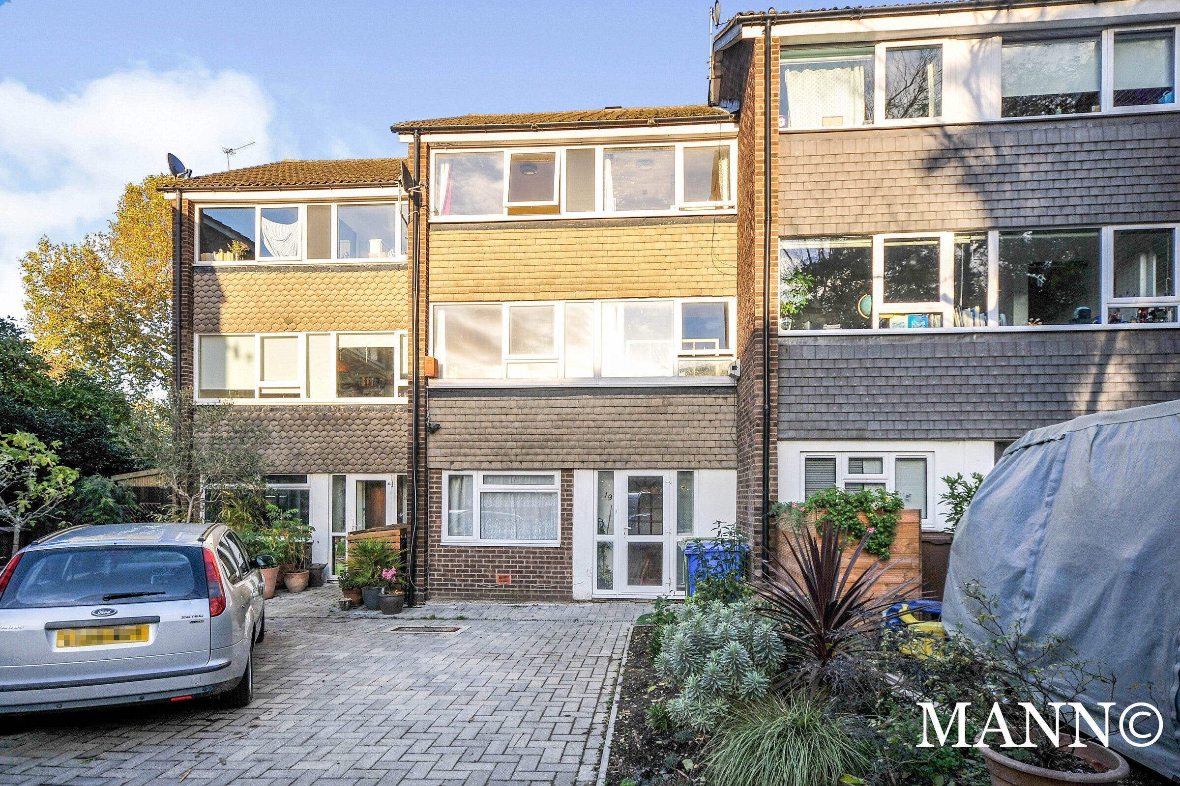 Flat Beaulieu Close in Greater London