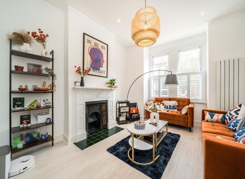 House Saint Alphonsus Road in Greater London