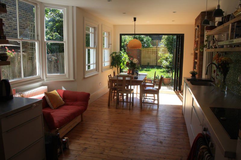 Room Seymour Road in Greater London