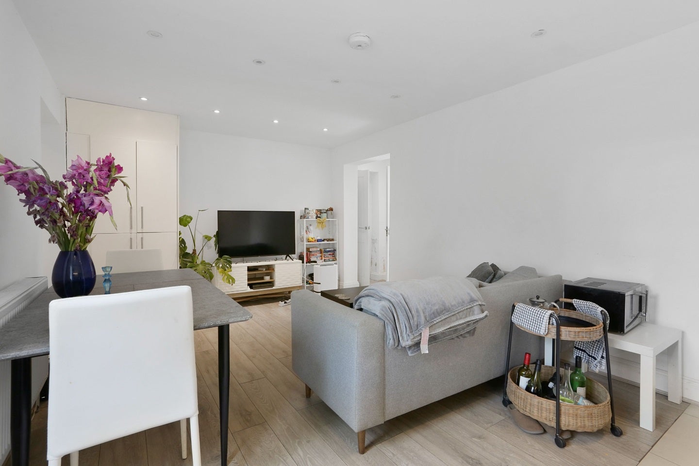 Flat Leighton Road in Greater London