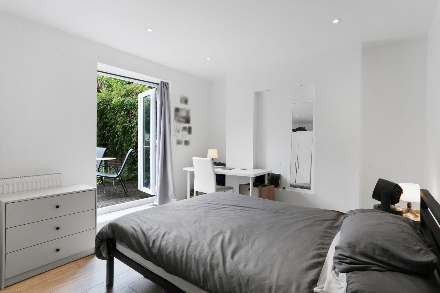 Flat Leighton Road in Greater London