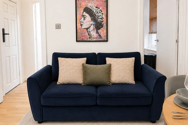 Flat Cotton's Gardens in Greater London