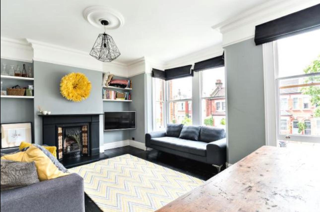 Flat Clive Road in Greater London