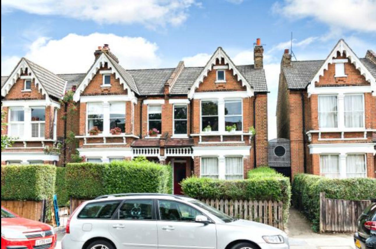 Flat Clive Road in Greater London