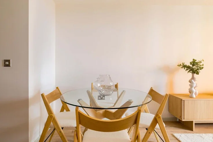 Flat Millharbour in Greater London