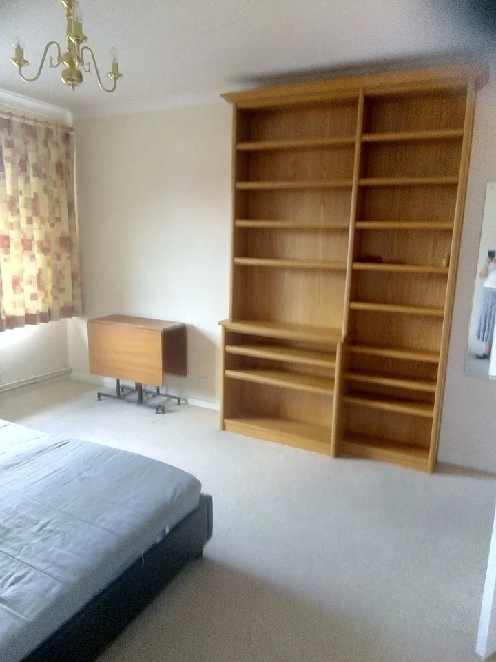 Flat The Shimmings in Guildford