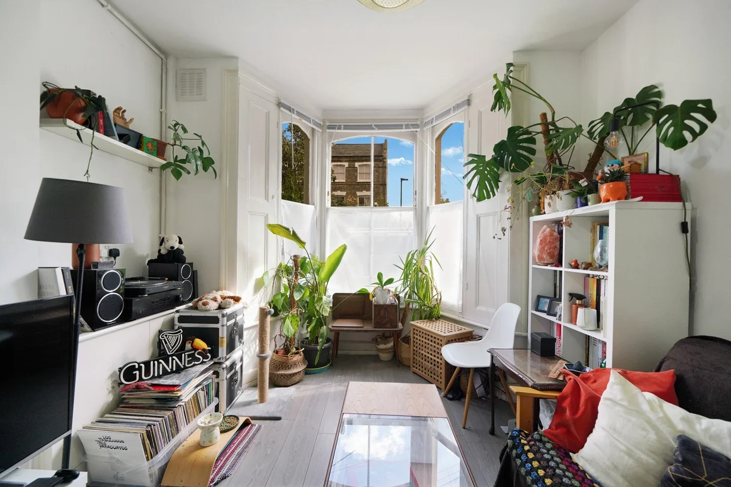 Flat Roden Street in Greater London