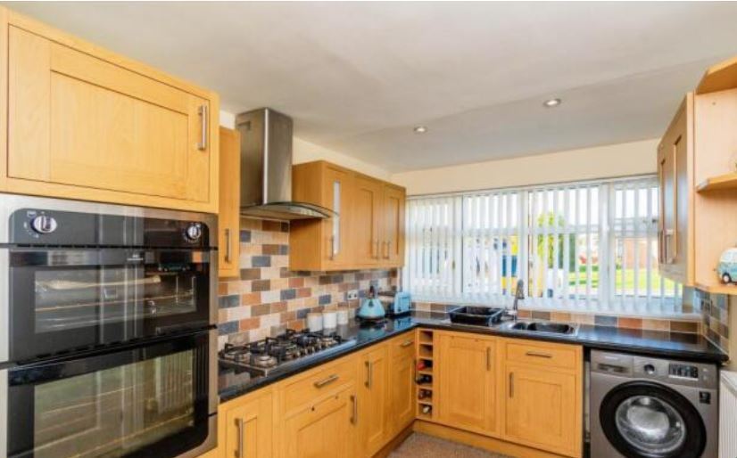 House Bridgnorth Grove in Willenhall