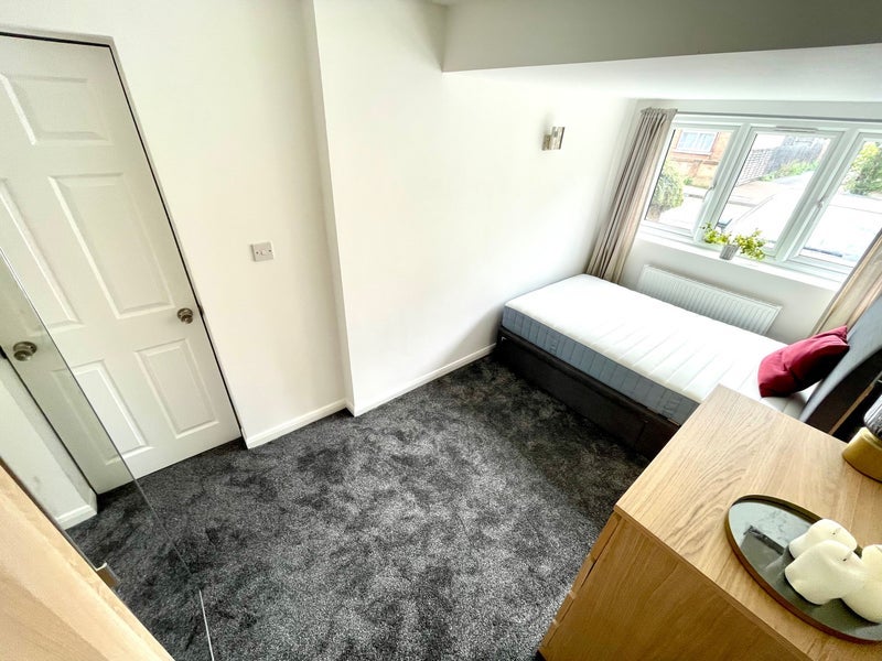 Room Maryland Street in Greater London
